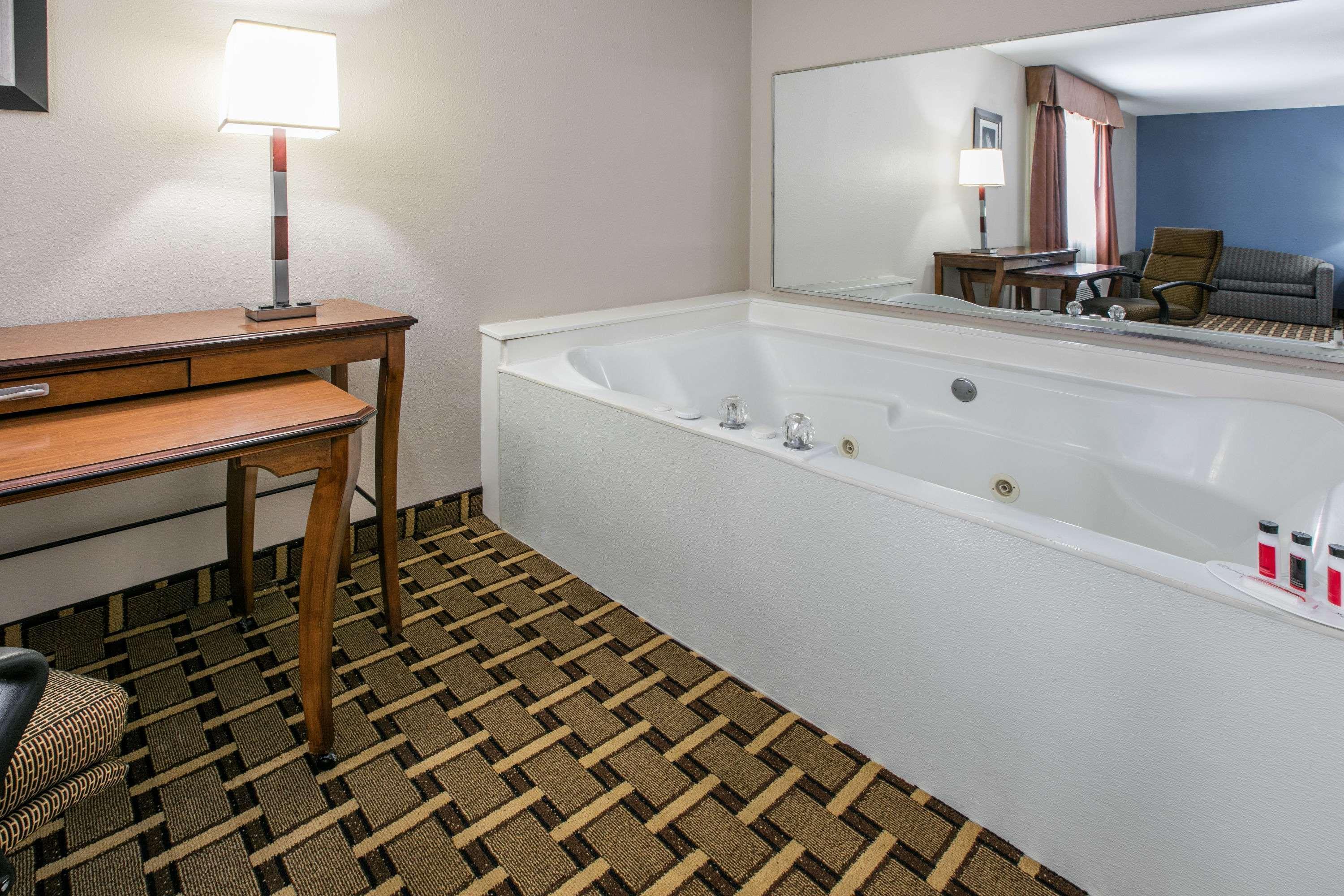 Baymont By Wyndham Lawton Hotel Kültér fotó